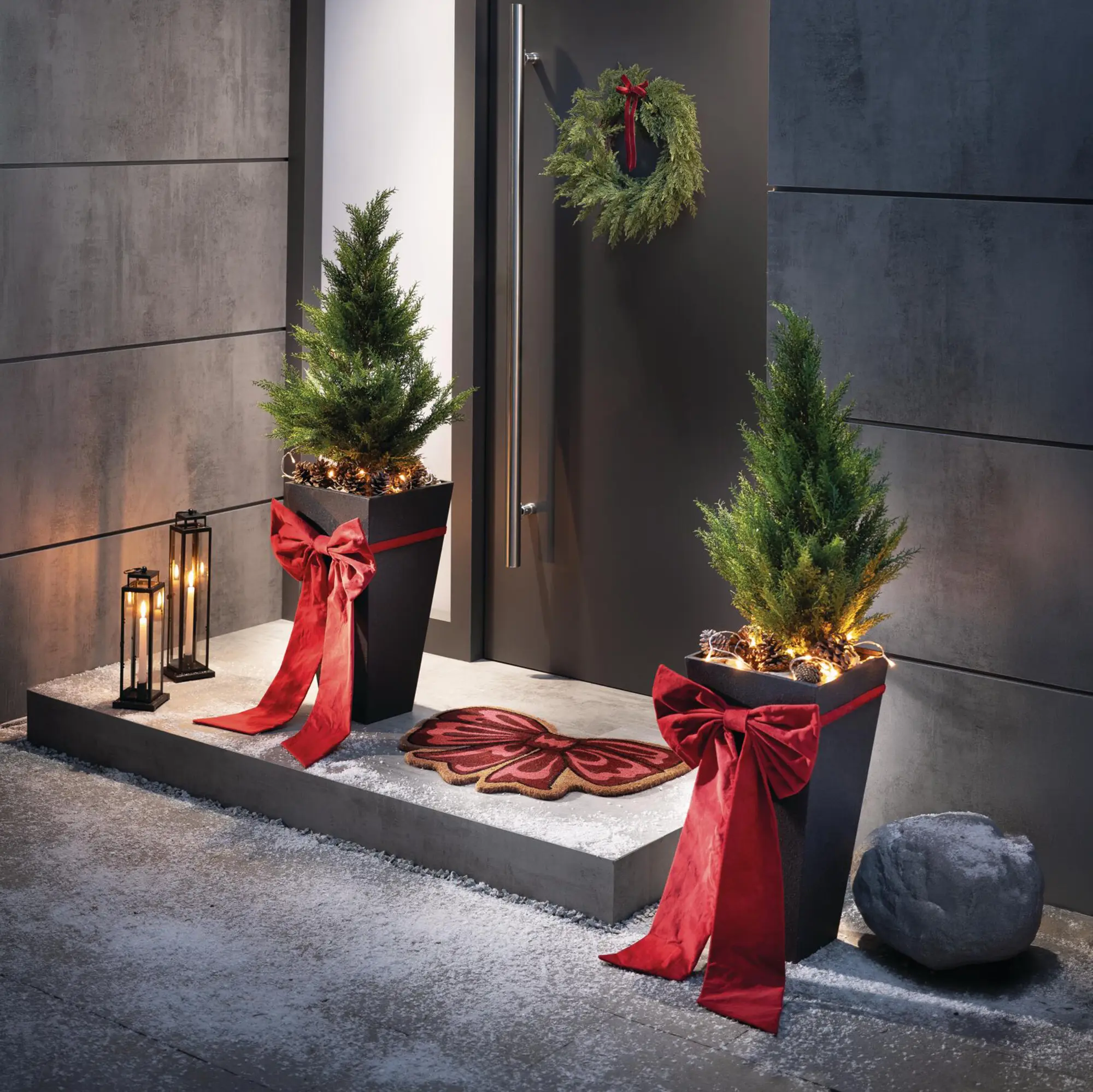 Acheter Couronne « Branches de cyprès »  dans la boutique en ligne de Frank Flechtwaren pour Couronnes de Noël