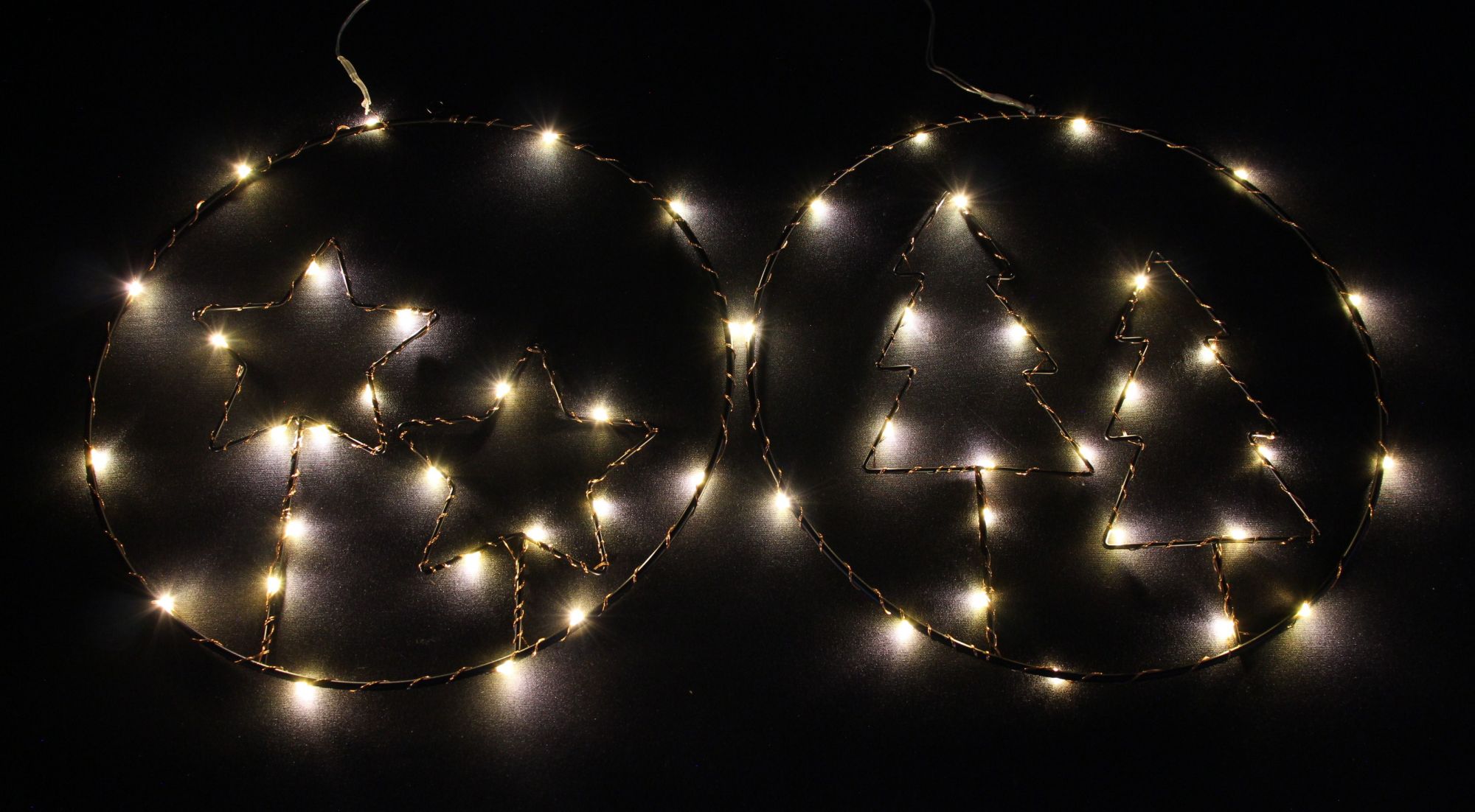 Acheter Lot de 2 suspensions LED "étoiles &amp; sapins"  dans la boutique en ligne de Frank Flechtwaren pour Décorations à suspendre