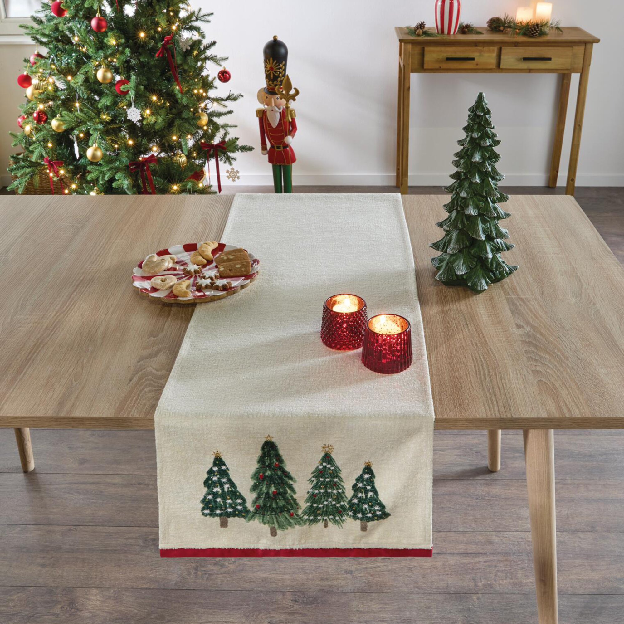 Acheter Chemin de table « Petite forêt de Noël »  dans la boutique en ligne de Frank Flechtwaren pour Noël linge de table