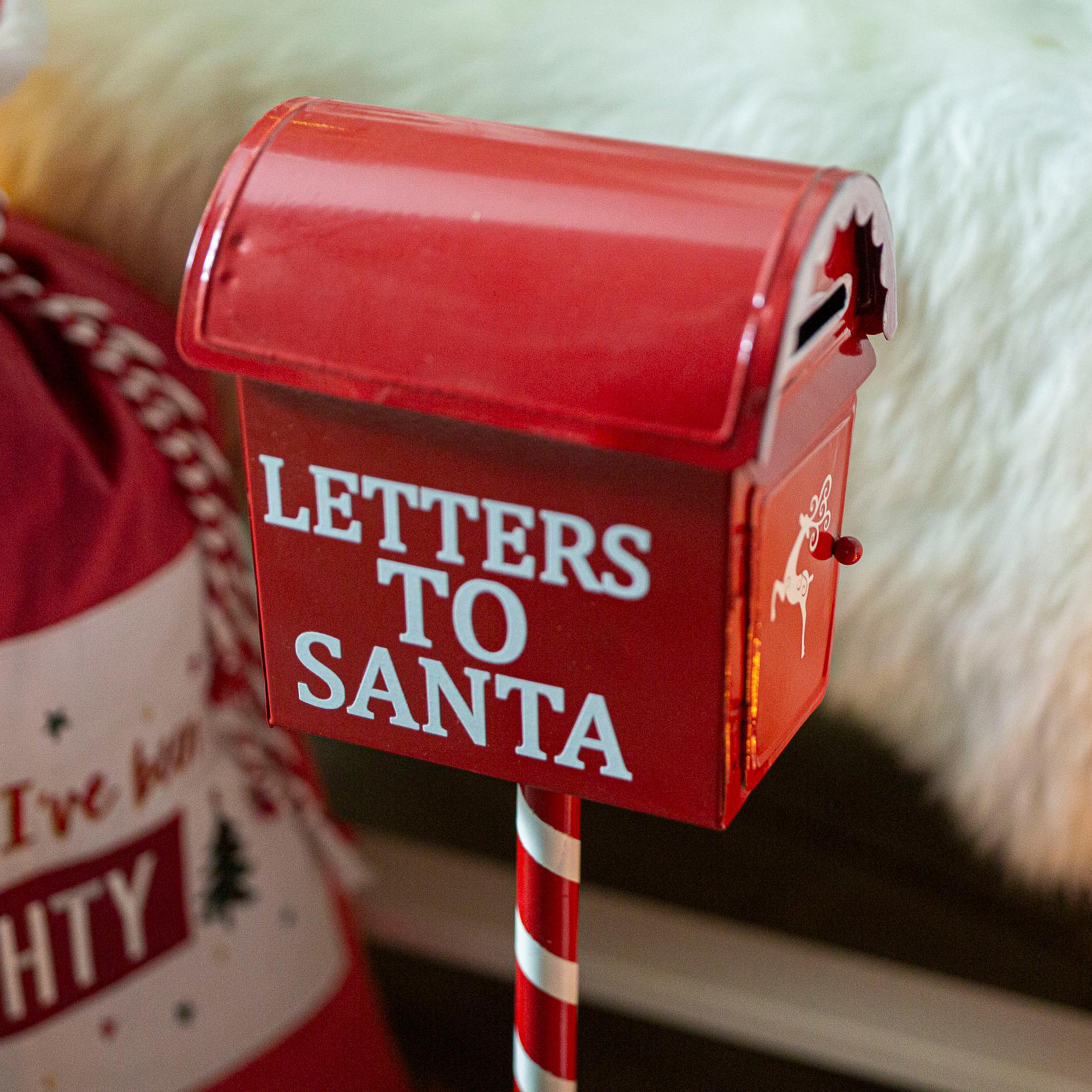 Acheter Boîte aux lettres décorative « Letters to Santa » dans la boutique en ligne de Frank Flechtwaren pour Figurines