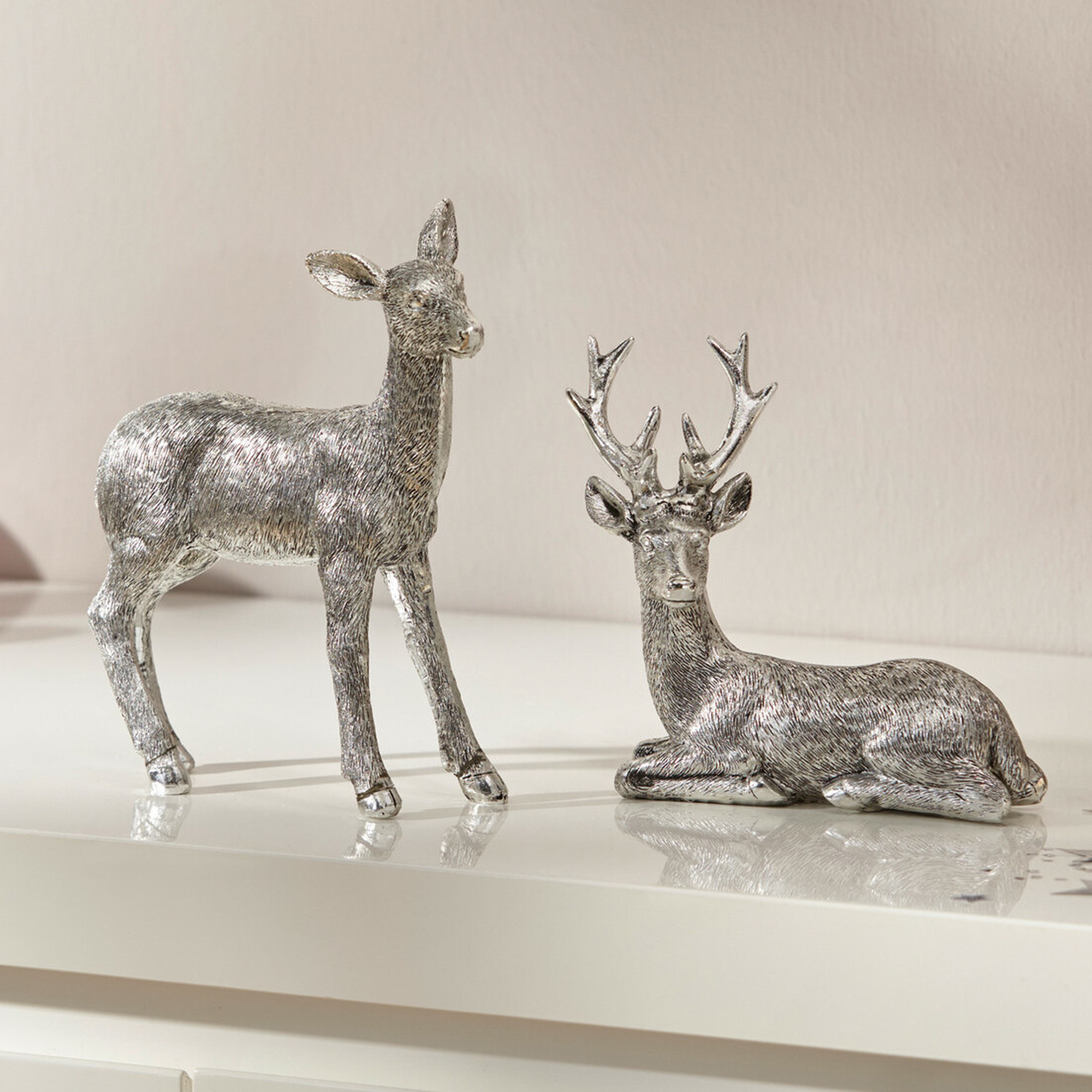 Acheter Lot de 2 figurines "biche et cerf"  dans la boutique en ligne de Frank Flechtwaren pour Figurines de jardin
